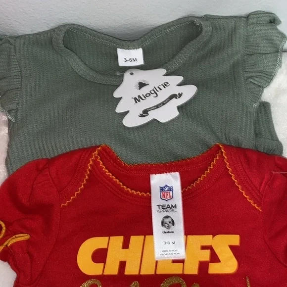 Lot of 6 pieces of girls' clothing 3-6 months new - Picture 3 of 4